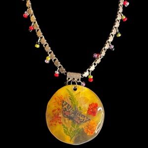 🌸VTG Chico’s MOP Butterfly Pendant Necklace